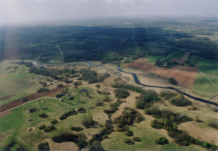 Smegduobynas prie Apaščios upės.JPG