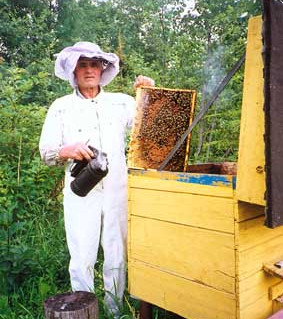 Bitininkas Juozas Valackonis.jpg