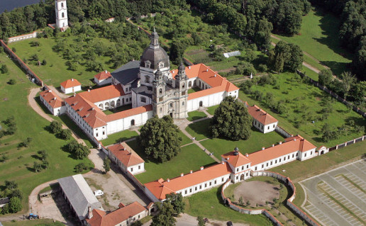 3_Pazaislio vienuolyno ansamblis.jpg