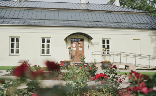 Veisiejų dvaro fligelis.jpg