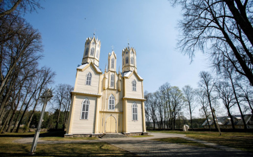 nemajunu-sv-apastalu-petro-ir-povilo-baznycia-5cc16e3e8abd5 (1).jpg