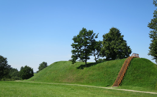 bakainiu piliakalnis.JPG